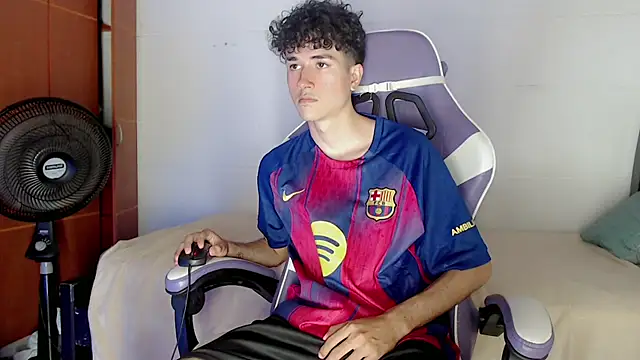 Snapshot of Johnny_cagee_ chatting on February 26, 2026, 11:48 pm Johnny cagee online show from February 26, 2026, 11:48 pm