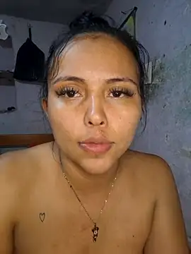 Daniela Cruz  online show from April 17, 2026, 12:57 am