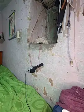 Daniela Cruz  online show from April 18, 2026, 1:09 am