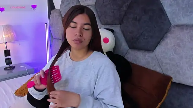 Snapshot of DulceJones chatting on March 1, 2026, 8:33 pm DulceJones online show from March 1, 2026, 8:33 pm