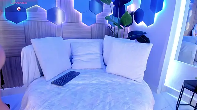 Snapshot of KatyaKozlov chatting on February 13, 2026, 7:54 pm KatyaKozlov online show from February 13, 2026, 7:54 pm