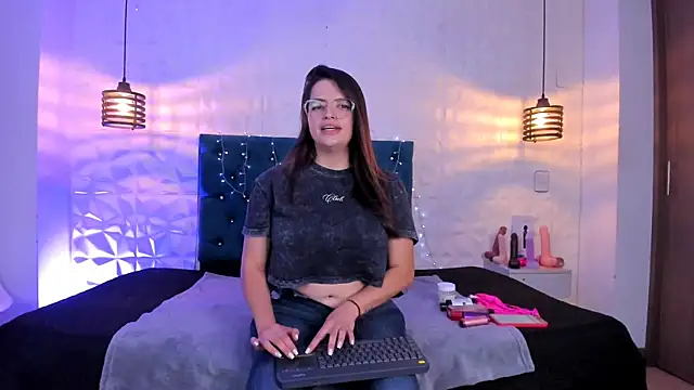 Snapshot of samantha_foxyy chatting on March 16, 2026, 10:52 am samantha foxyy online show from March 16, 2026, 10:52 am