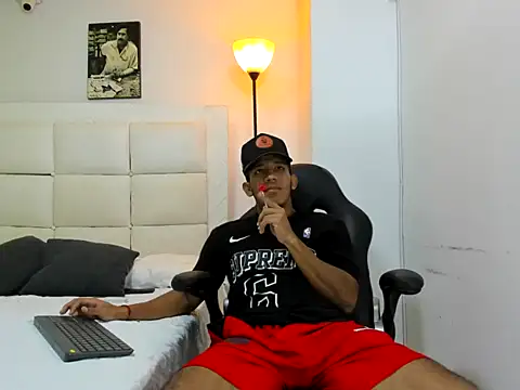 ricky spensar23cm  online show from February 21, 2026, 2:12 am