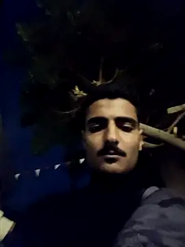 Snapshot of Medo_king1 chatting on February 4, 2026, 10:15 pm Medo king1 online show from February 4, 2026, 10:15 pm