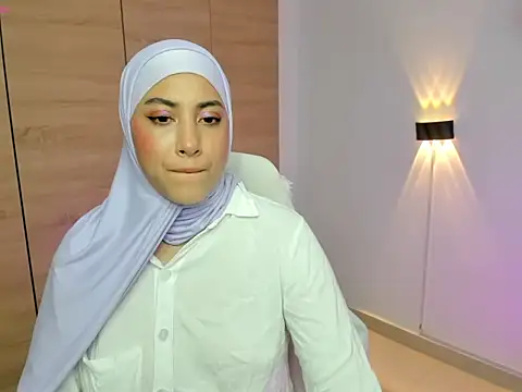 LAY LA  online show from March 20, 2026, 9:30 pm