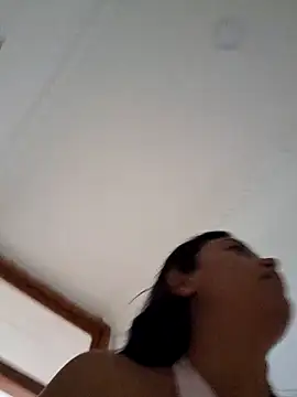 Layla em online show from February 28, 2026, 12:06 pm