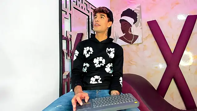 PRETTY COCK1 online show from February 20, 2026, 1:57 am