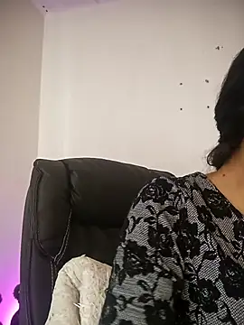 Snapshot of _aish_a chatting on February 11, 2026, 8:25 pm aish a online show from February 11, 2026, 8:25 pm