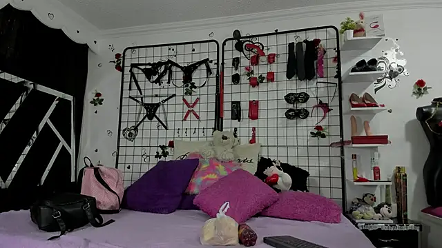 playful-girls online show from February 24, 2026, 1:20 pm