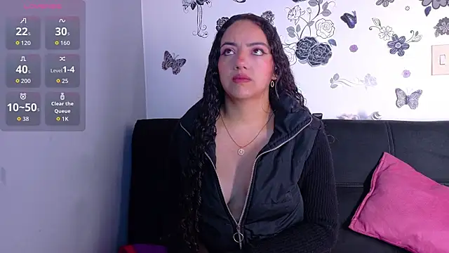 Snapshot of emiily_curly chatting on February 5, 2026, 11:04 am emiily curly online show from February 5, 2026, 11:04 am