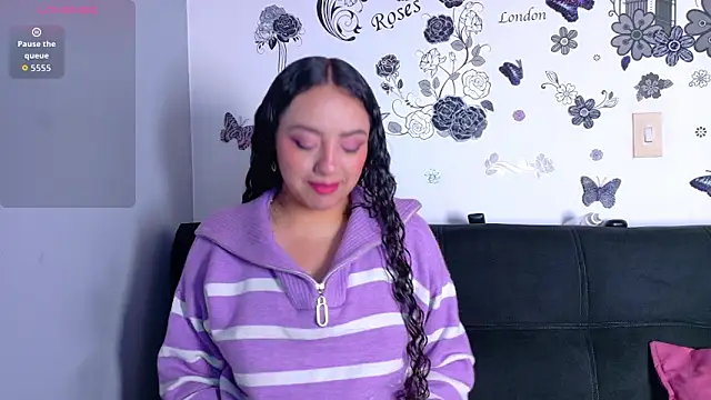 Snapshot of emiily_curly chatting on February 9, 2026, 11:58 am emiily curly online show from February 9, 2026, 11:58 am