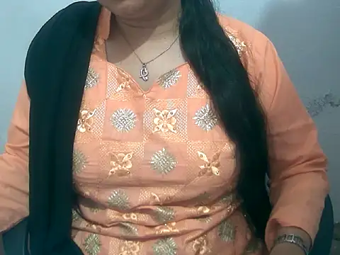 Snapshot of Cute_Aliyaa chatting on March 6, 2026, 8:22 am Cute Aliyaa online show from March 6, 2026, 8:22 am