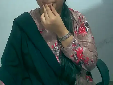 Snapshot of Cute_Aliyaa chatting on March 8, 2026, 10:08 am Cute Aliyaa online show from March 8, 2026, 10:08 am