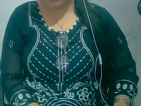 Snapshot of Cute_Aliyaa chatting on March 12, 2026, 8:53 am Cute Aliyaa online show from March 12, 2026, 8:53 am