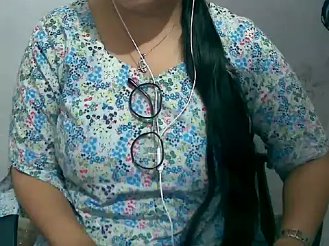 Snapshot of Cute_Aliyaa chatting on March 16, 2026, 9:57 am Cute Aliyaa online show from March 16, 2026, 9:57 am