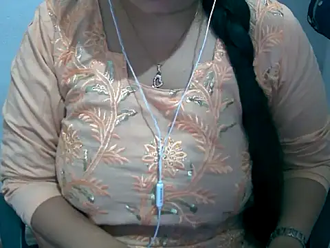 Snapshot of Cute_Aliyaa chatting on March 17, 2026, 9:56 am Cute Aliyaa online show from March 17, 2026, 9:56 am