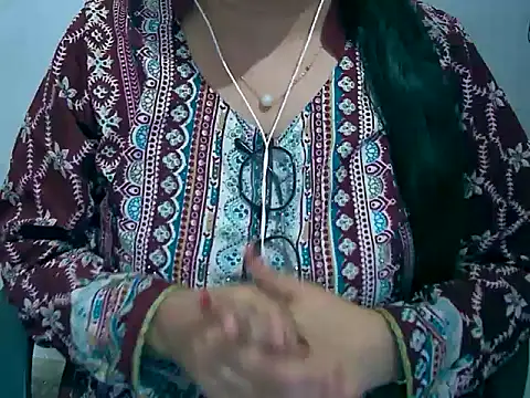 Snapshot of Cute_Aliyaa chatting on March 20, 2026, 10:20 am Cute Aliyaa online show from March 20, 2026, 10:20 am