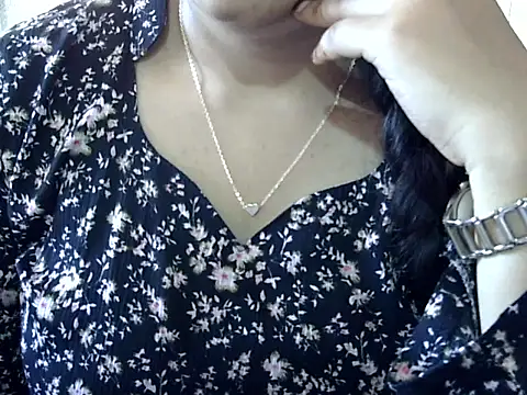 Snapshot of Cute_Aliyaa chatting on March 26, 2026, 9:37 am Cute Aliyaa online show from March 26, 2026, 9:37 am