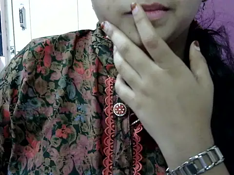 Snapshot of Cute_Aliyaa chatting on April 1, 2026, 1:52 pm Cute Aliyaa online show from April 1, 2026, 1:52 pm