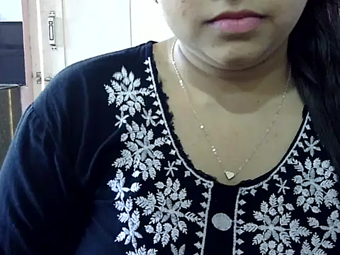 Snapshot of Cute_Aliyaa chatting on April 5, 2026, 8:55 am Cute Aliyaa online show from April 5, 2026, 8:55 am
