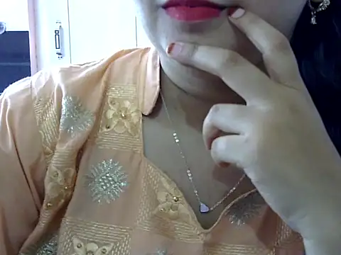 Snapshot of Cute_Aliyaa chatting on April 9, 2026, 10:31 am Cute Aliyaa online show from April 9, 2026, 10:31 am