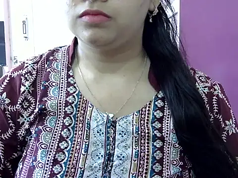 Snapshot of Cute_Aliyaa chatting on April 15, 2026, 8:43 am Cute Aliyaa online show from April 15, 2026, 8:43 am