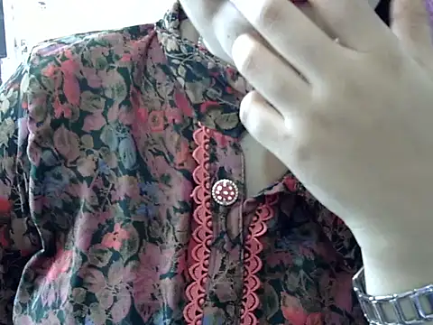 Snapshot of Cute_Aliyaa chatting on April 18, 2026, 9:13 am Cute Aliyaa online show from April 18, 2026, 9:13 am