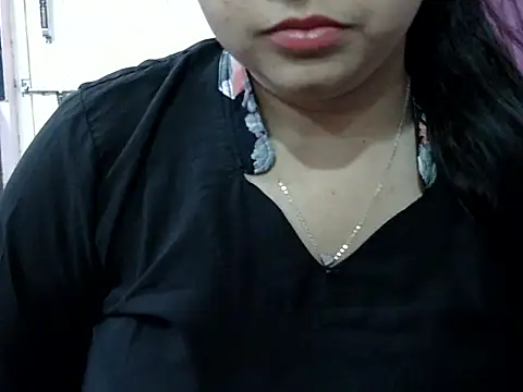 Snapshot of Cute_Aliyaa chatting on April 21, 2026, 12:44 pm Cute Aliyaa online show from April 21, 2026, 12:44 pm