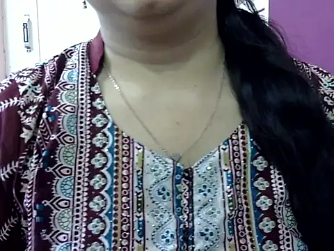 Snapshot of Cute_Aliyaa chatting on May 2, 2026, 9:47 am Cute Aliyaa online show from May 2, 2026, 9:47 am