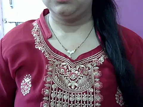 Snapshot of Cute_Aliyaa chatting on May 17, 2026, 10:33 am Cute Aliyaa online show from May 17, 2026, 10:33 am