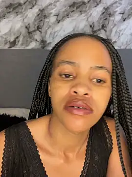 Snapshot of Hot_Mess18 chatting on May 7, 2026, 12:10 pm Hot Mess18 online show from May 7, 2026, 12:10 pm