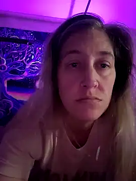 Sunflower0025 online show from April 1, 2026, 5:54 pm