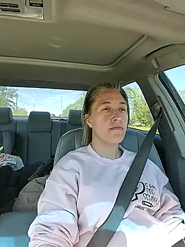 Sunflower0025 online show from April 7, 2026, 3:34 pm