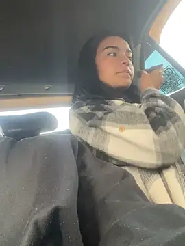 bliinkii and luka  online show from February 14, 2026, 12:35 pm