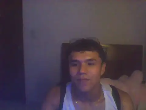 CreamKingg online show from April 16, 2026, 3:29 am