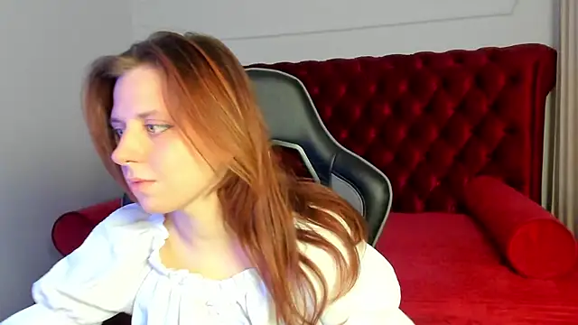 Snapshot of FreyaVey chatting on February 5, 2026, 7:35 am FreyaVey online show from February 5, 2026, 7:35 am