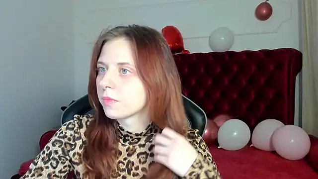 Snapshot of FreyaVey chatting on February 19, 2026, 5:25 am FreyaVey online show from February 19, 2026, 5:25 am