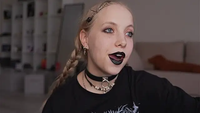 Appr0ved  online show from March 29, 2026, 3:12 pm