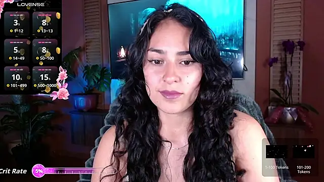 Snapshot of Iris_colette chatting on May 5, 2026, 11:35 pm Iris colette online show from May 5, 2026, 11:35 pm