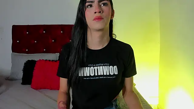 Isabella Moon9 online show from June 27, 2026, 11:37 am