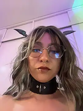 Snapshot of lilith_rr chatting on June 25, 2026, 4:23 am lilith rr online show from June 25, 2026, 4:23 am
