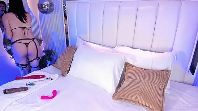 Snapshot of ViolettaColinss chatting on February 2, 2026, 11:53 am ViolettaColinss online show from February 2, 2026, 11:53 am