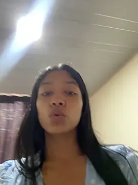Snapshot of Vinaaly_ chatting on June 3, 2026, 10:37 pm Vinaaly online show from June 3, 2026, 10:37 pm