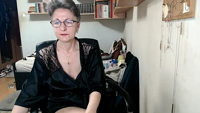 katemodel online show from October 5, 2025, 7:07 am