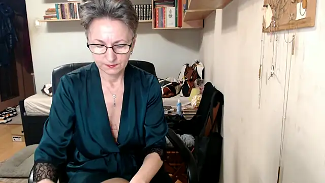 katemodel online show from October 7, 2025, 6:10 am