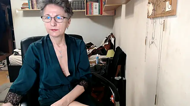 katemodel online show from October 12, 2025, 6:12 am