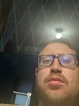 Ecuhot8976 online show from April 22, 2026, 2:58 am