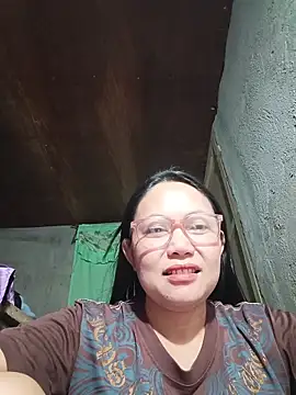 Snapshot of hotpinay_45 chatting on April 17, 2026, 11:35 am hotpinay 45 online show from April 17, 2026, 11:35 am