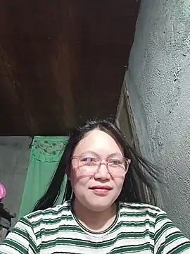 Snapshot of hotpinay_45 chatting on April 24, 2026, 4:15 am hotpinay 45 online show from April 24, 2026, 4:15 am