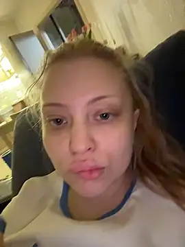 MollyHilton online show from March 8, 2026, 3:16 pm